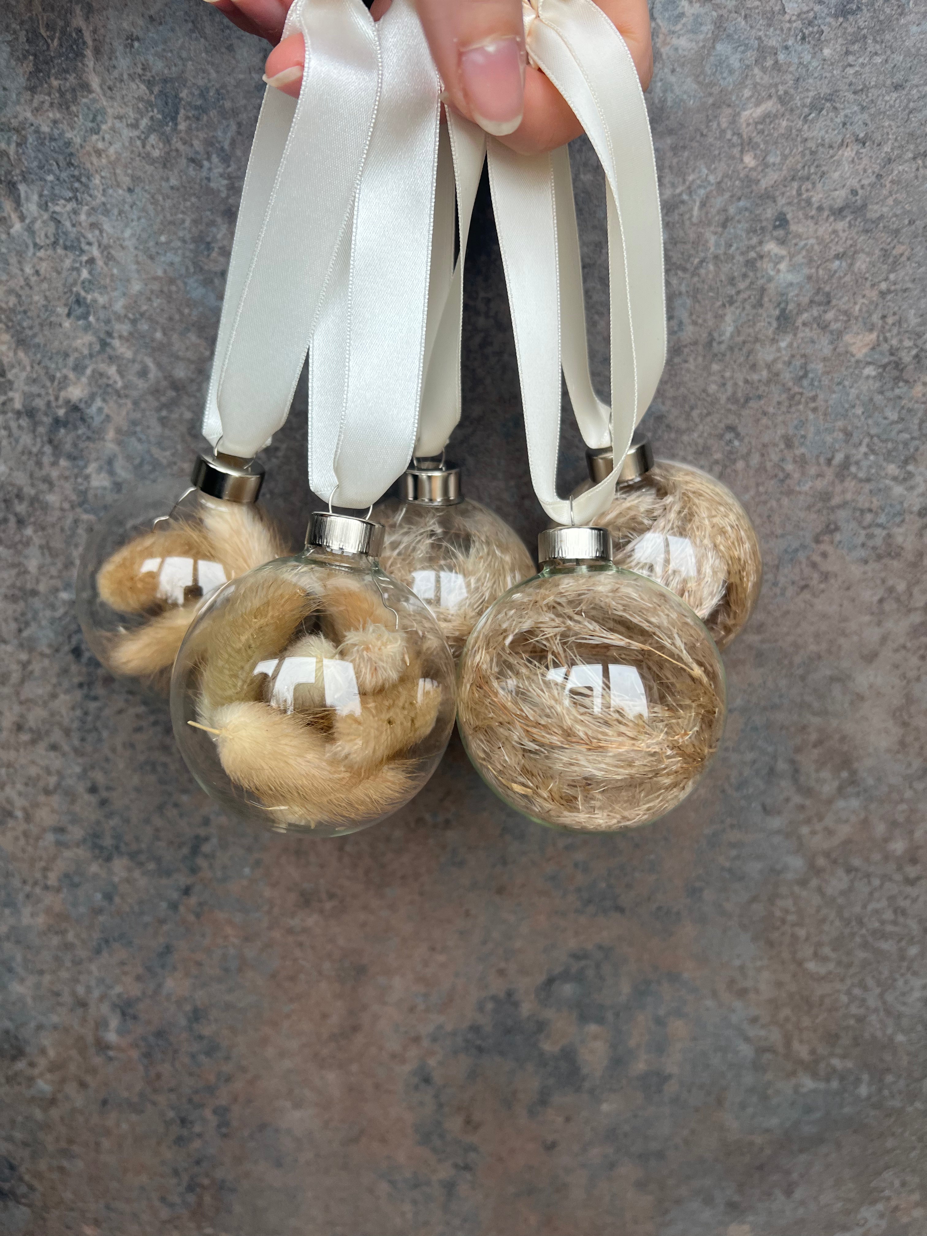 Natural bauble set of 5